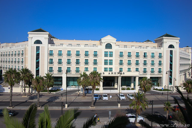 Las Arenas hotel